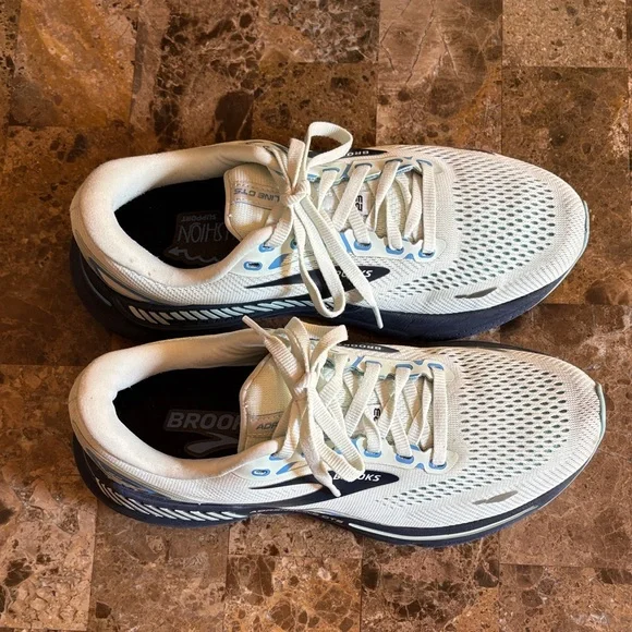 Brooks Women’s Athletic Shoes in baby , blue and Navy blue - Picture 7 of 16